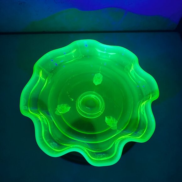 Vintage Fenton Vaseline Glass Green Wave Bowl 3 Toed Pedestal Amazing Glow 1930s - Picture 13 of 15